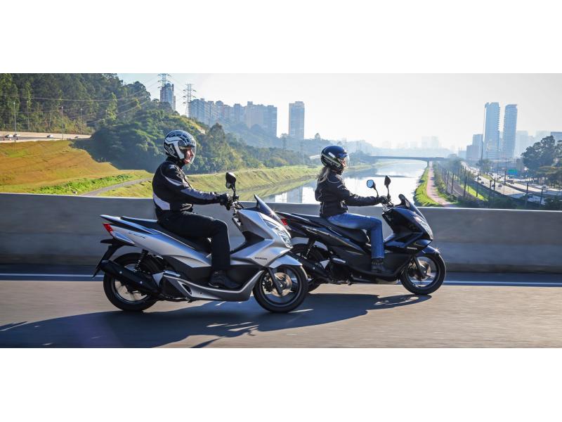 Honda PCX 2018 chega em novas cores